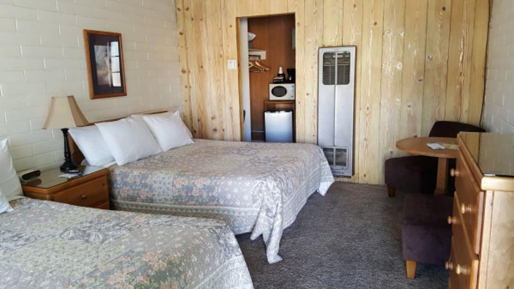 Bishop Village Motel Exterior foto