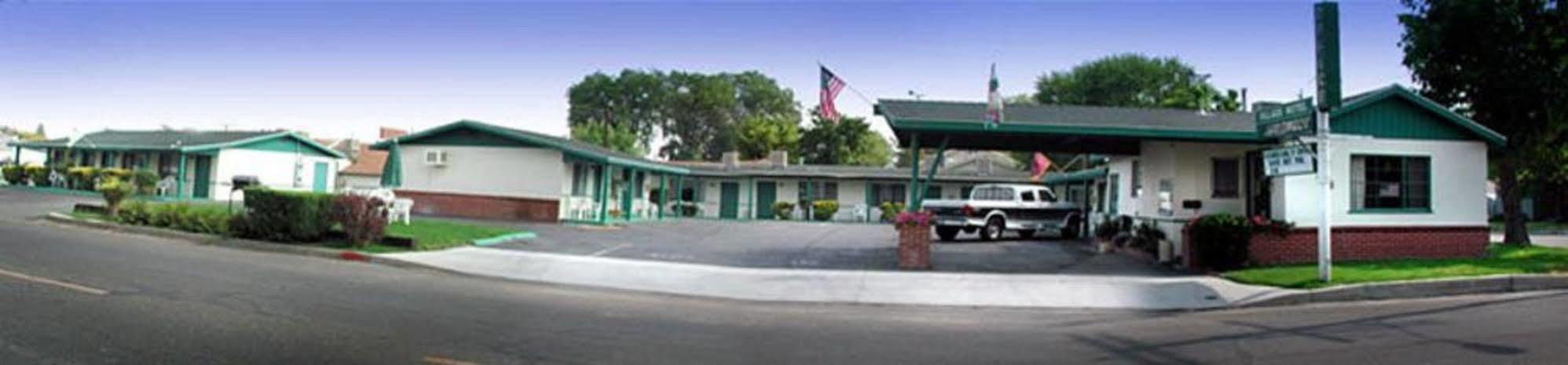 Bishop Village Motel Exterior foto